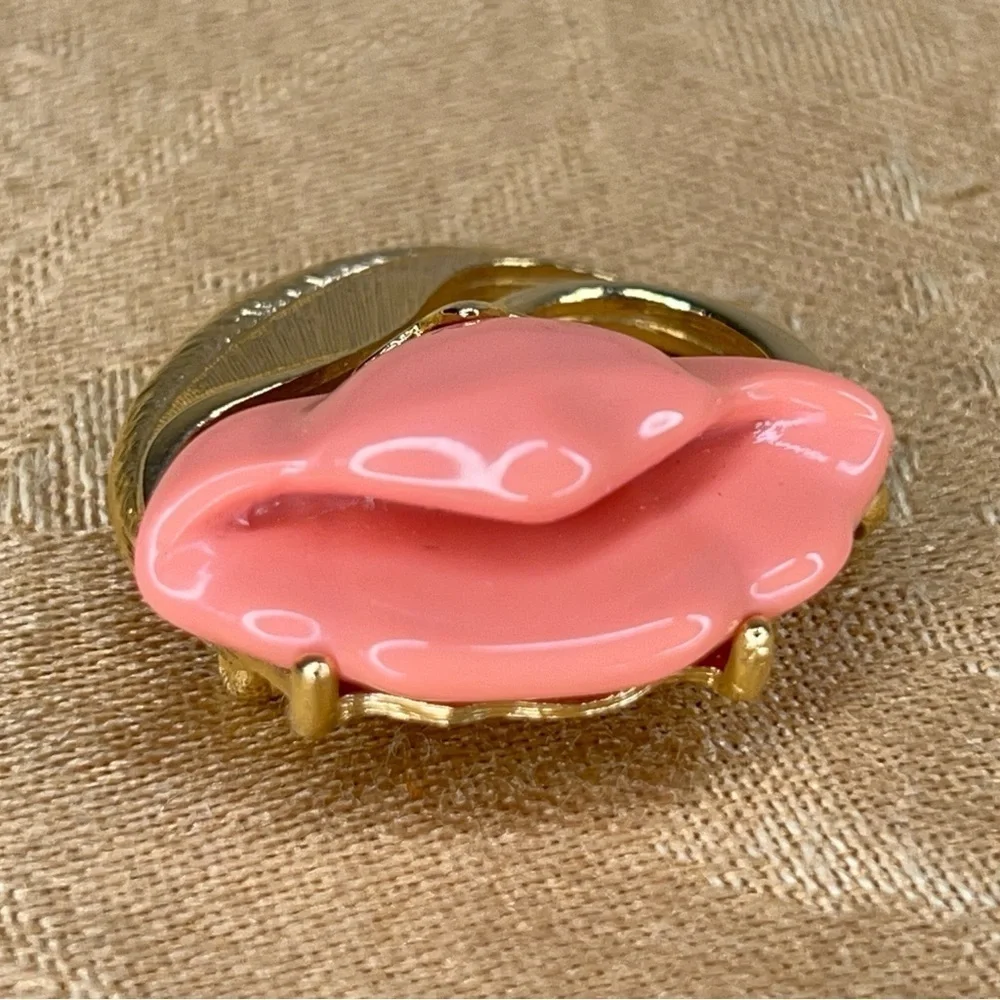 VINTAGE AVON GOLD CORAL BROOCH PIN FLORAL FLOWER